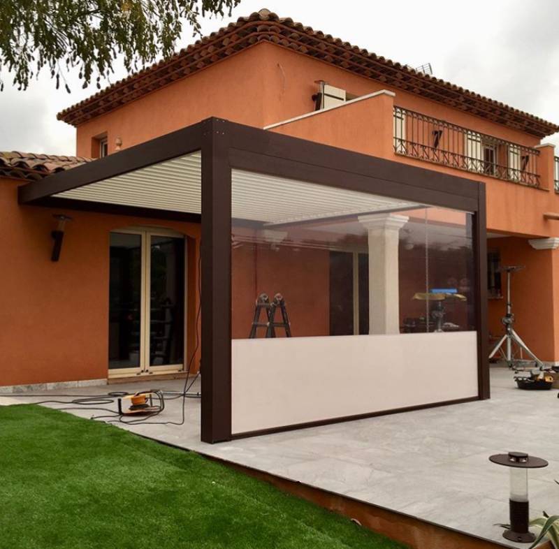 Cauchi Design -  Trouver un revendeur de pergolas bioclimatiques Solisystème pour une villa moderne à La Ciotat 13600