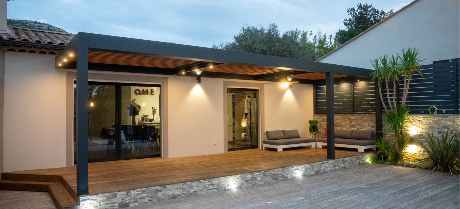 pergola effet bois 9x3 La Bouilladisse