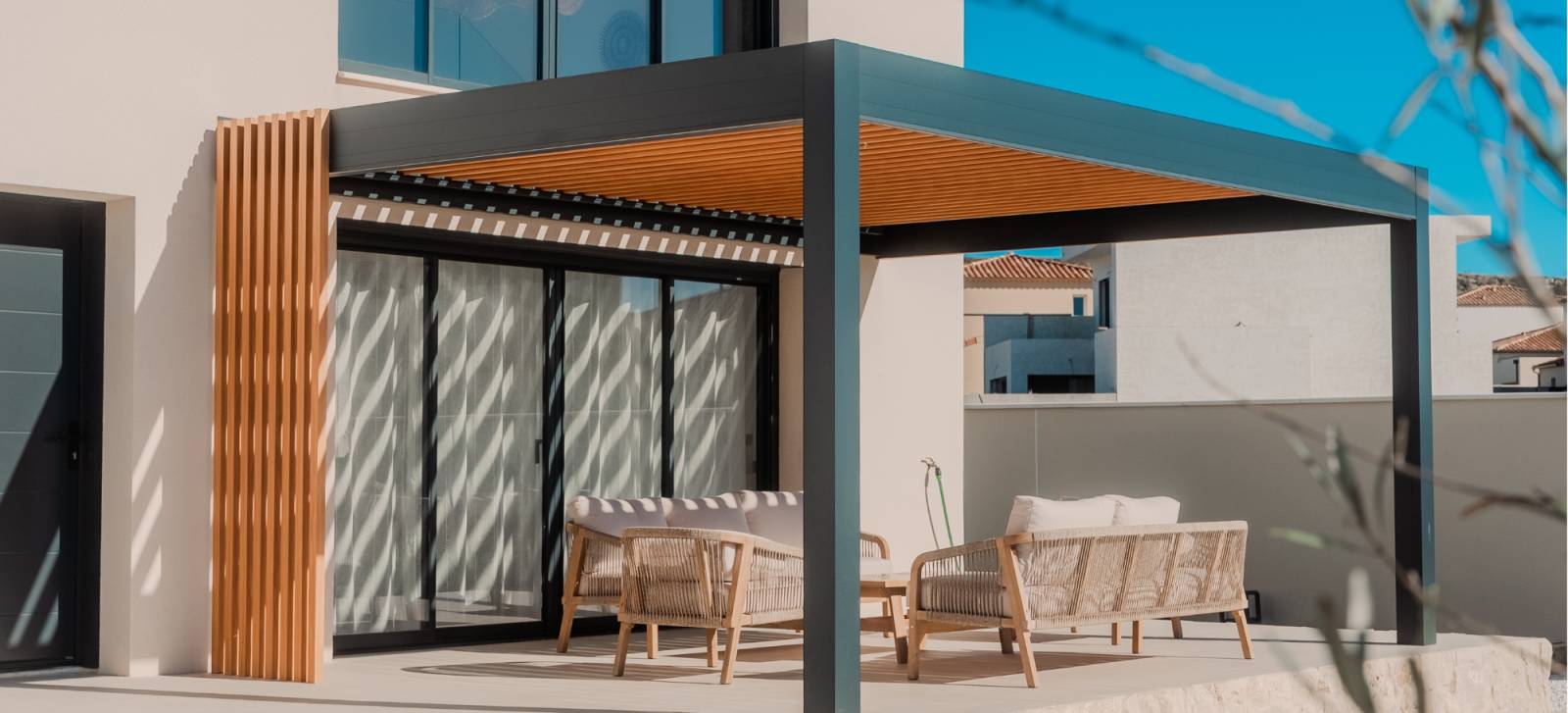 pergola bioclimatique 5x4 port de bouc