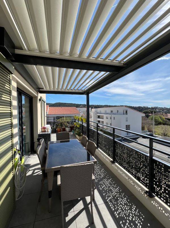 Achat d'une pergola bioclimatique LaNostra pour une maison avec terrasse à Aix-en-Provence 13100