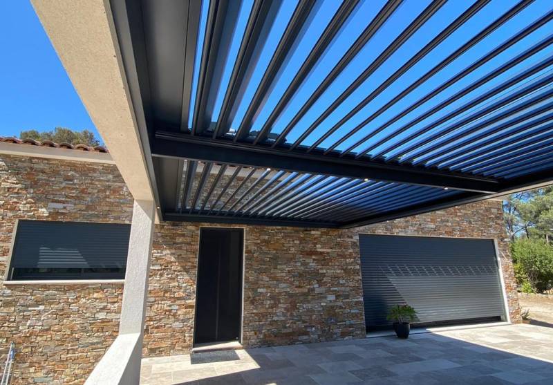pergola maison en pierre