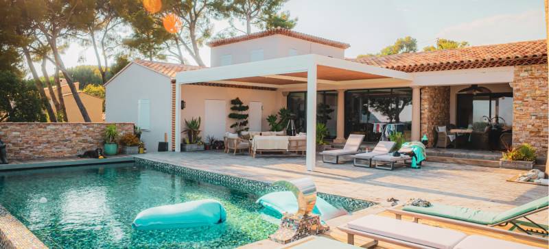 pergola lames bois sanary sur mer