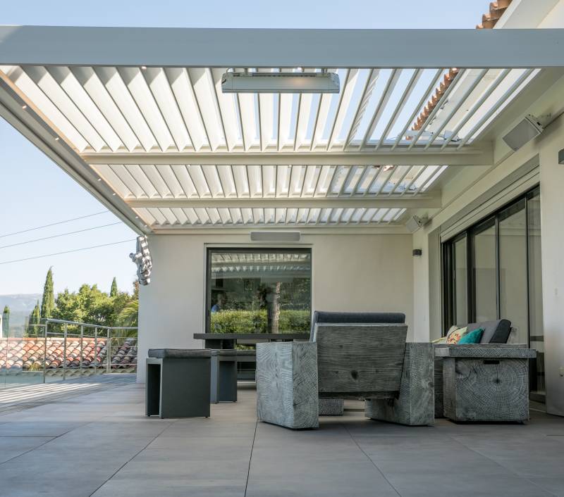 3 modules de pergola bioclimatique par Cauchi Design renfort acier dans le Var