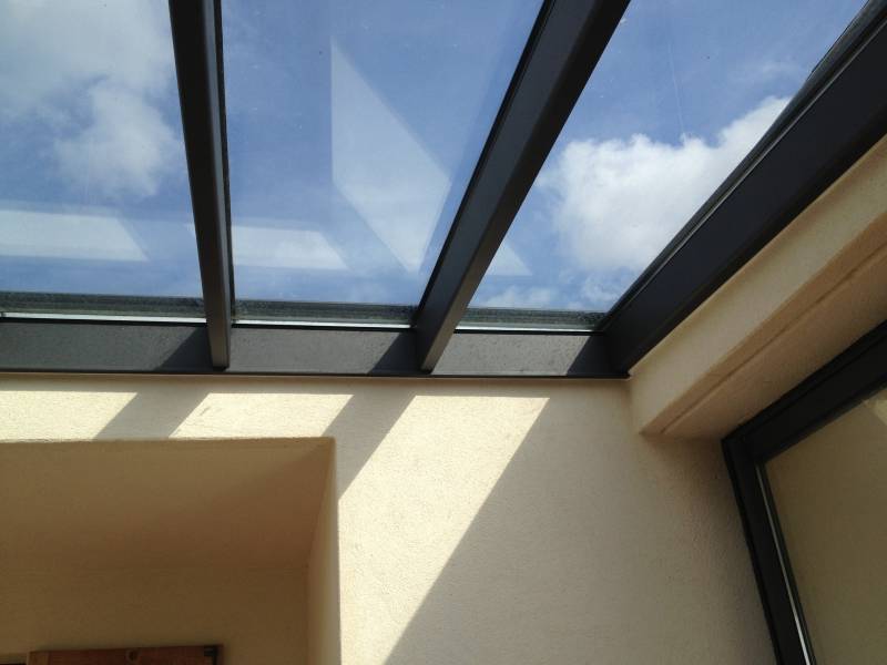 Toiture vitrée en aluminium Schuco par Cauchi Design