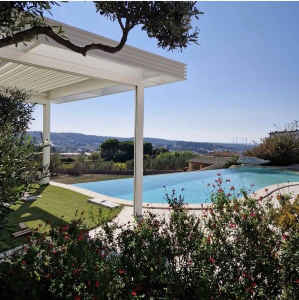 Quel est l'avantage d'une pergola en aluminium ?