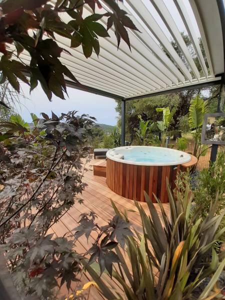 pergola bioclimatique jaccuzi