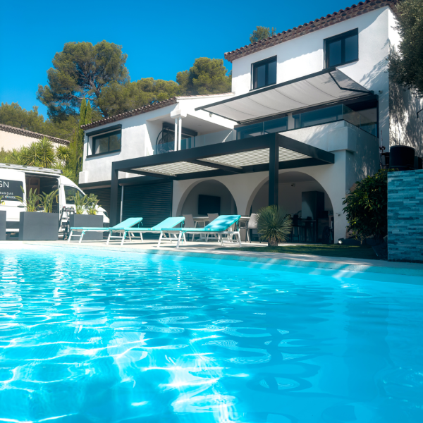 Quel entretien nécessite une pergola bioclimatique en aluminium à Auriol?