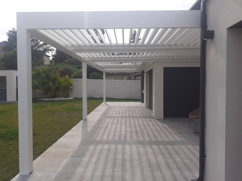 Tout savoir sur la structure de notre pergola bioclimatique Cauchi Design à Meyreuil dans les Bouches-du-Rhône