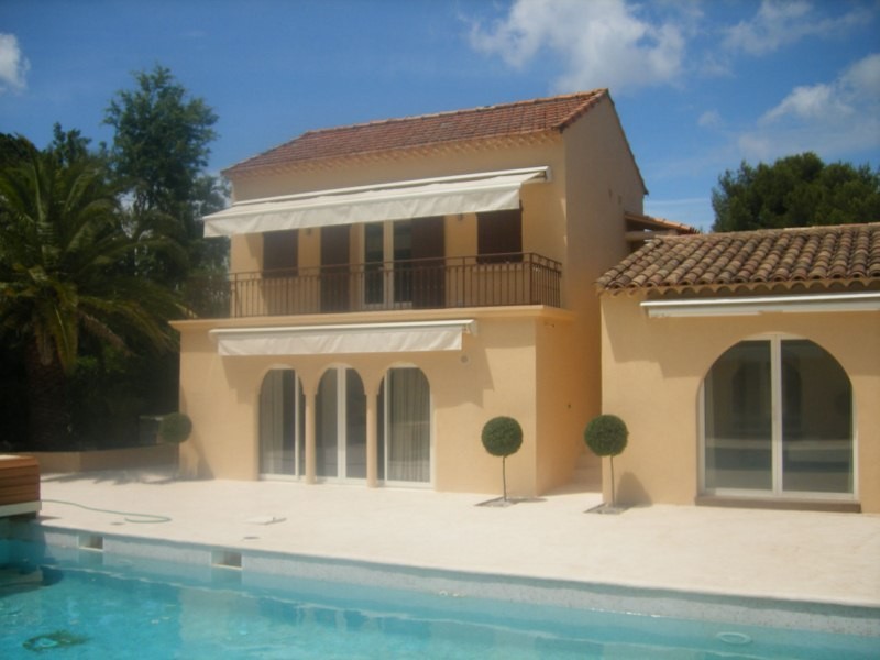 Rénovation fenêtres aluminium blanc hôtel