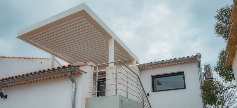 pergola avec poteau déporté Ceyreste