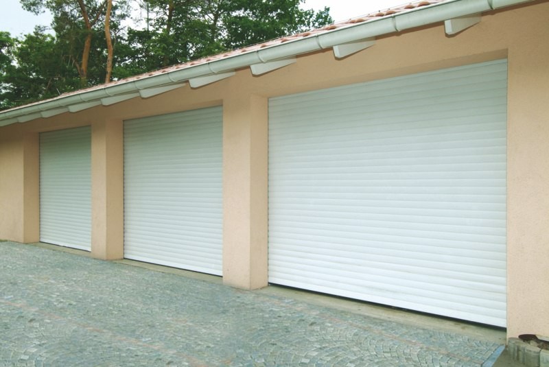 Volets roulants porte de garage sur mesure par Cauchi Design