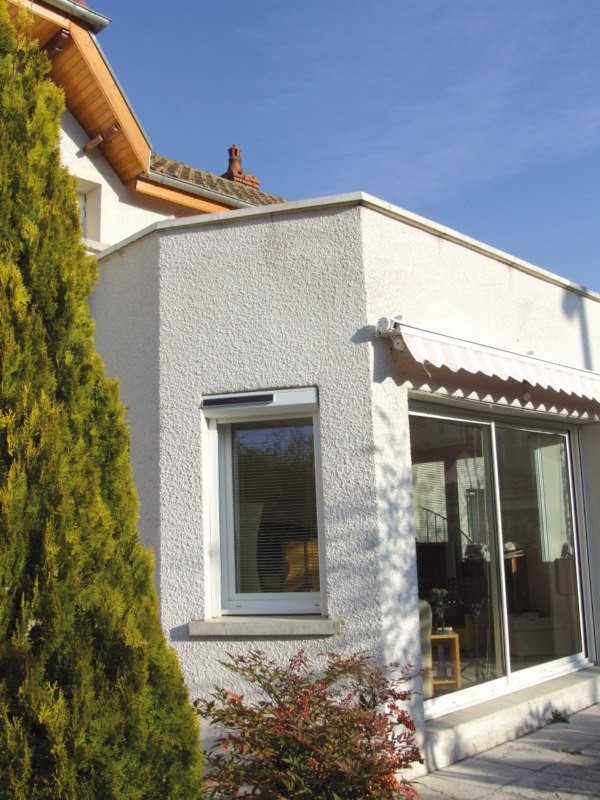 volet roulant solaire façade maison