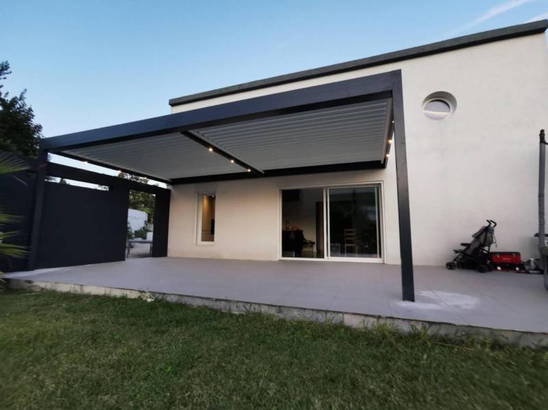 Cauchi Design -  Achat d'une pergola bioclimatique LaNostra pour une maison avec terrasse à Aix-en-Provence 13100